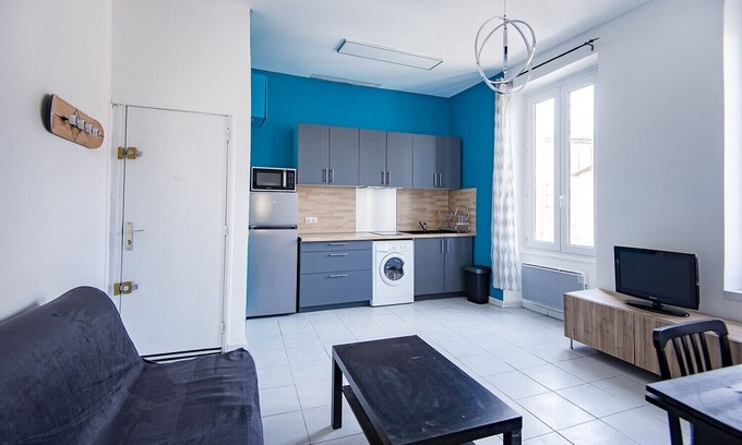 5th Arrondissement Apartment | Modern flat near Parc du 26ème Centenaire