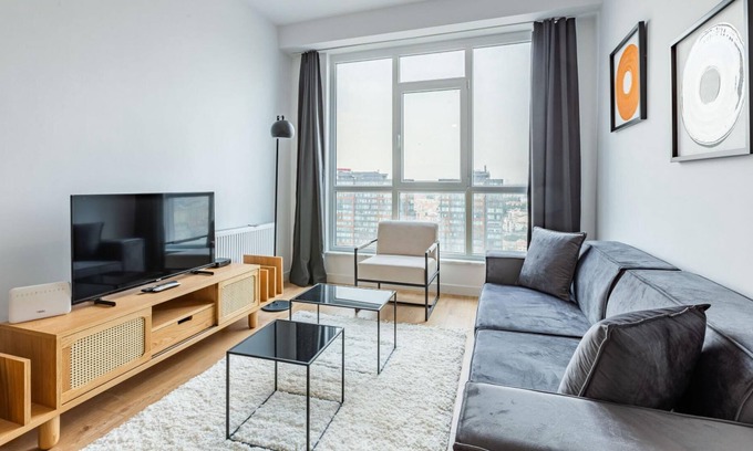 Kadikoy Apartment | Modern Flat with Fantastic City View in Kadikoy