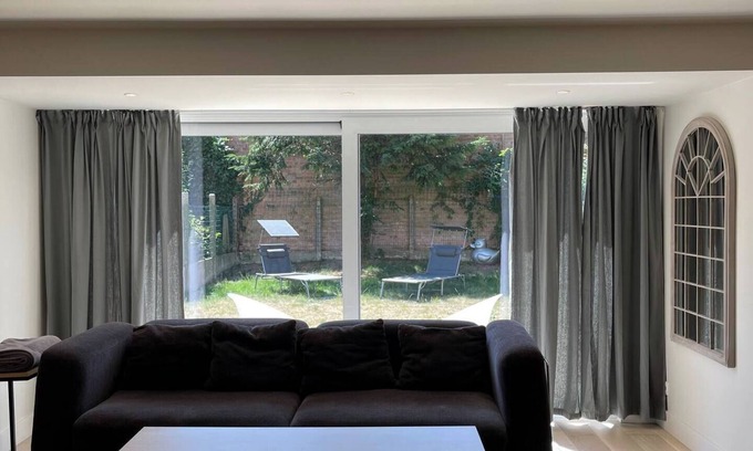 Ostend Condo | Modern flat with garden and parking