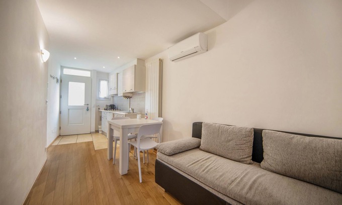 Centro - Piani - Rencio Apartment | Modern Holiday Apartment "Bolzano" with Air Conditioning and Wi-Fi