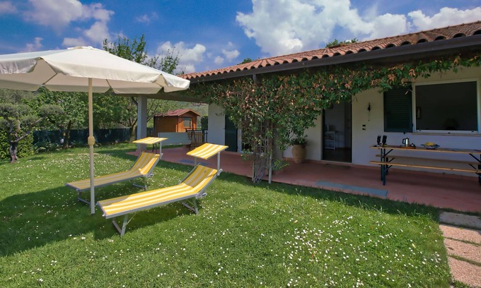 San Feliciano House | Modern Holiday Home in San Feliciano with Private Terrace