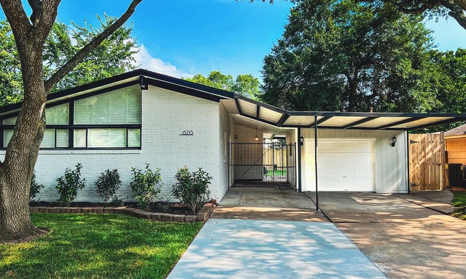 Robindell House | Modern Homely Family & Pet Friendly Oasis - Patio Dining