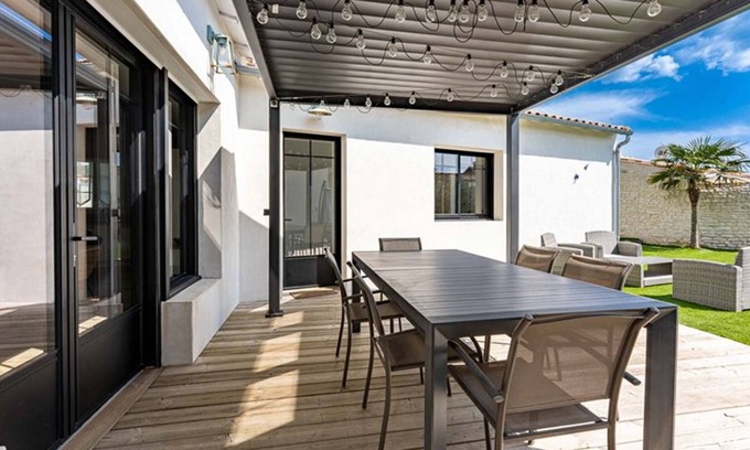 Le Bois-Plage-en-Re House | Modern house with enclosed garden for 4 ppl