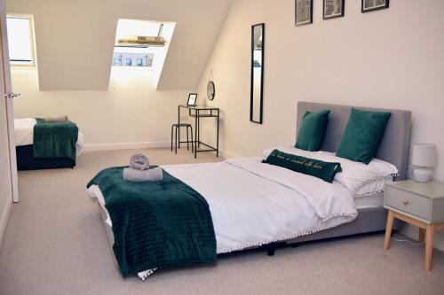 Bordesley House | Modern house in City Centre with private parking and gated property