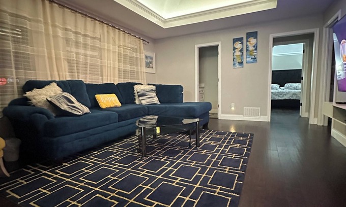 Garland House | Modern House with Outdoor Space Family & Group Friendly in DFW