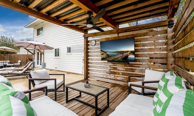 West Congress House | Modern house with private pool, hot tub, and outdoor TV close to Downtown