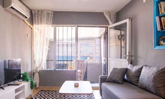 Konak House | Modern House with Sea View in Izmir