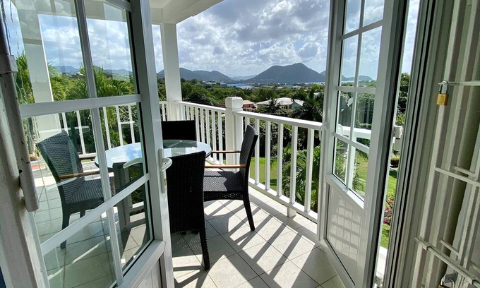 Cap Estate Condo | Modern Intimate Condo - Sundown Stay