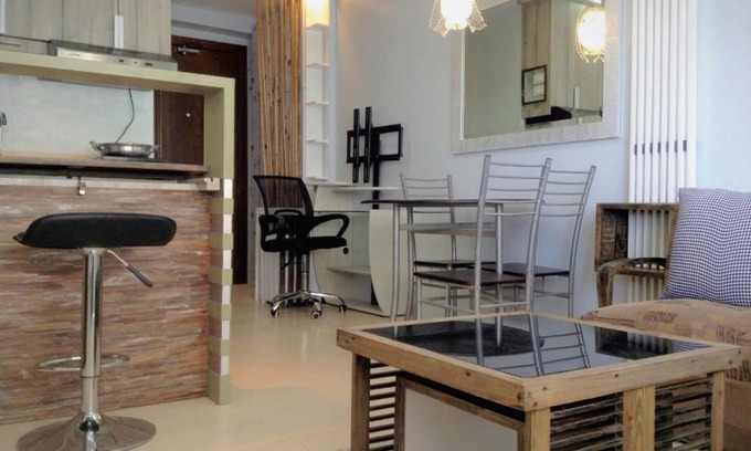 Pembo Apartment | Modern Japanese-Inspired Cozy Retreat near BGC