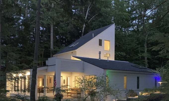 Enfield House | Modern Lake House on Secluded Cove with Private Peninsula