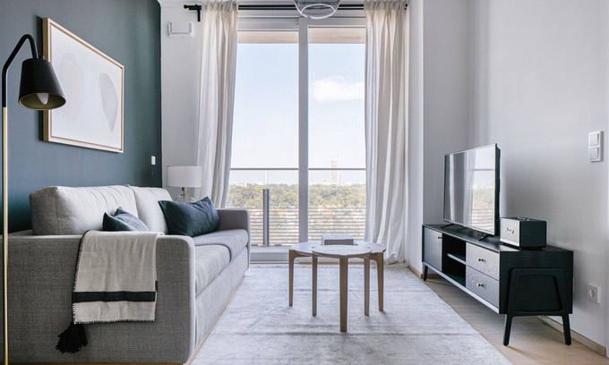 Erdberg Apartment | Modern Landstraße 1BR w/Elevator & Rooftop Pool, near U3, by Blueground