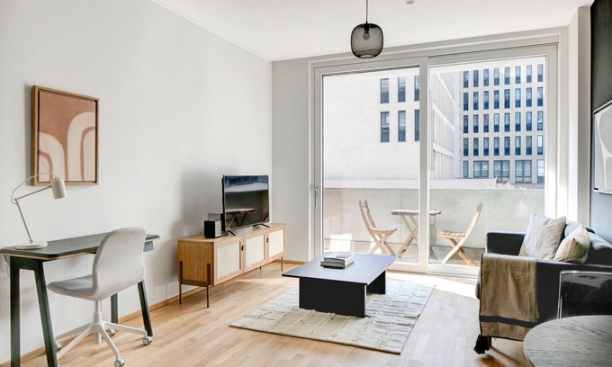 Erdberg Apartment | Modern Landstraße 1BR w/Amazing Views, steps from Danube, by Blueground