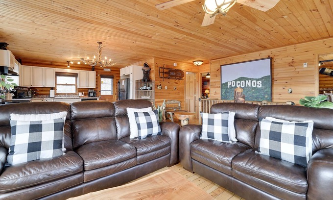 Mount Pocahontas Cabin | Modern Log Cabin, Large Deck, Firepit
