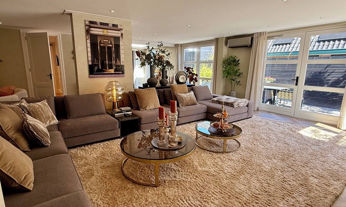 Bergen House | Modern, luxurious apartment with large roof terrace. In the heart of Bergen!