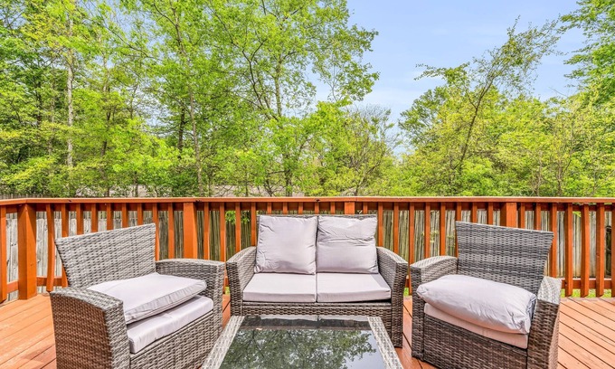 Starkville House | Modern Luxury Cottage | Half Mile to MSU | Patio