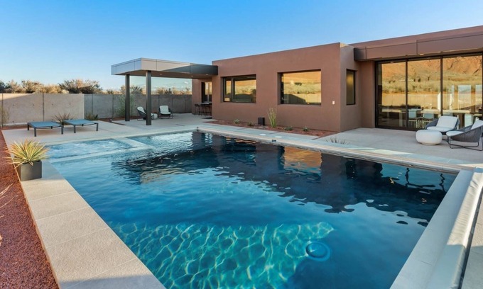 Ivins House | Modern Luxury Desert Home w/Pool