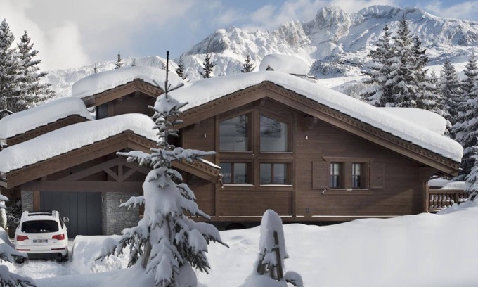Sailly sur la Lys Ski Chalet | Modern Luxury Meets Alpine Charm- Private 6 Bedrooms Chalet With Spa