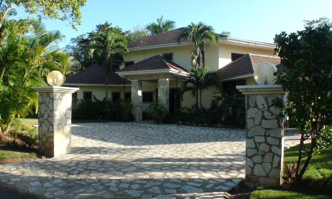 Cabarete Villa | Modern luxury villa in Sea Horse Ranch