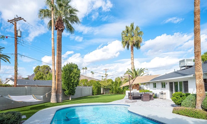 Arcadia House | MODERN MOUNTAINSIDE - PRIVATE POOL & HOT TUB - MINS TO OLD TOWN
