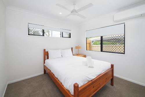 Kuraby House | Modern New-Build Cozy Home Studio with Free Parking