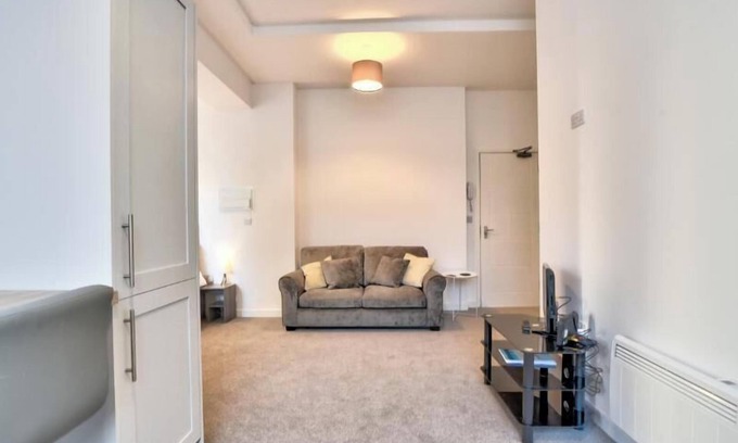 Clacton-on-Sea Apartment | Modern new redeveloped studio Apartment in Clacton