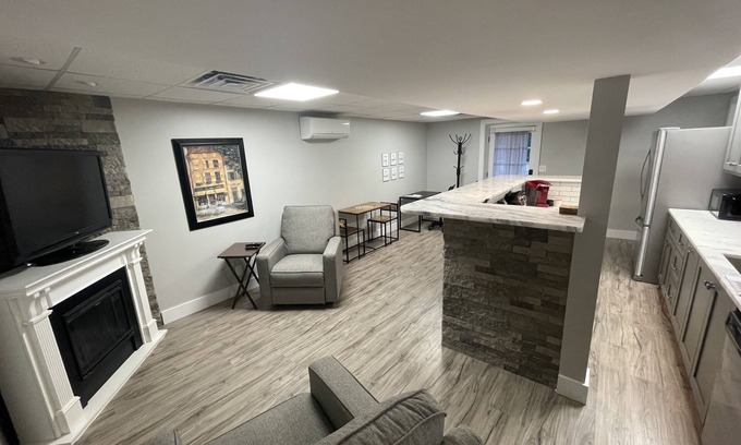 Dalton Apartment | Modern, no street noise, central location!