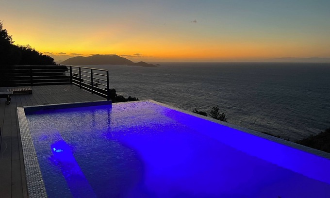 Horsepath Villa | Modern, private, serene