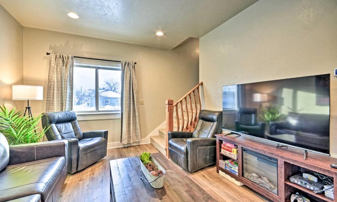 Red Lodge House | Modern Red Lodge Cabin - Walk to Broadway Ave