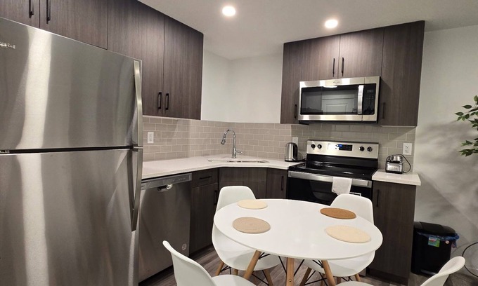 Calgary Apartment | Modern Retreat Central Location All the Comforts of Home