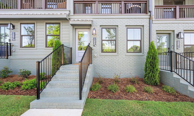 Chosewood Park House | Modern Retreat near Midtown/Downtown Walk to Beltline + Zoo Atlanta