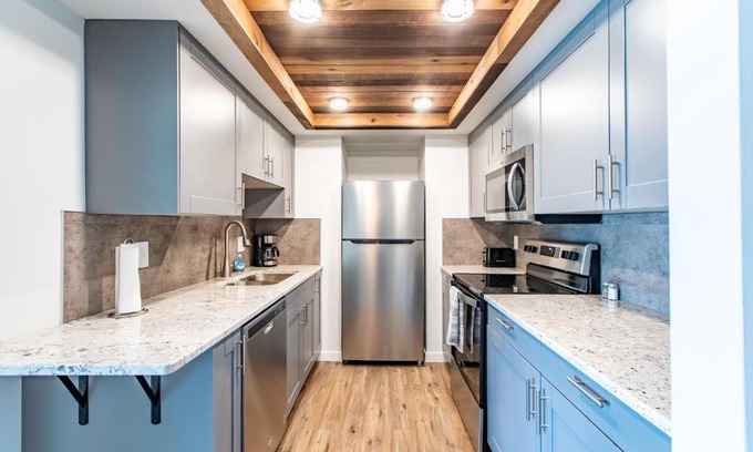 East Side Pioneers Apartment | Modern, Rustic 2 Bed 1 bath 6 blocks from Mayo