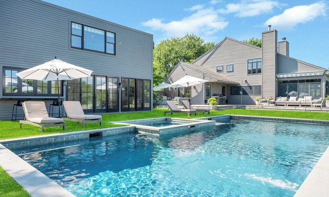 Bridgehampton House | Modern Rustic Bridgehampton Escape with Pool, Hot Tub, Gym & Stylish Interiors
