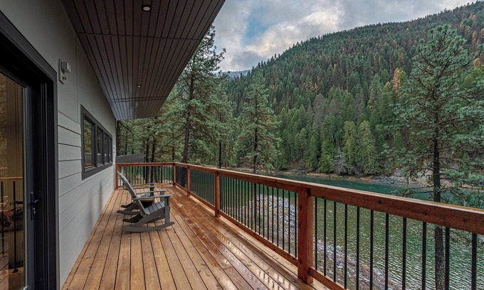 Sanders County House | Modern Sanctuary at Emerald Bend