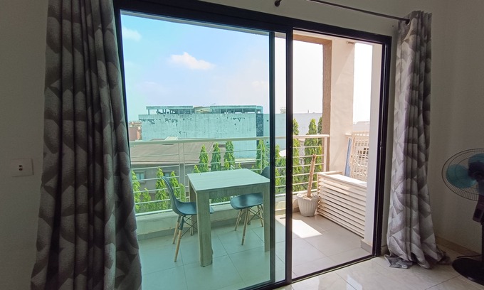 Angre Apartment | Modern, secure apartment with air conditioning, Wi-Fi, fully equipped kitchen and Netflix TV