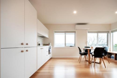 South Launceston Apartment | Modern Self Contained Unit Views Parking and WiFi