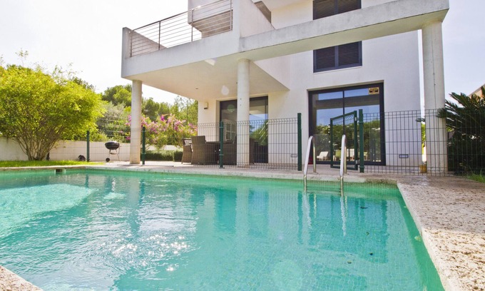 Pedruscada House | Modern semi-detached house in quiet residential area - 200 m to the sea (promenade)
