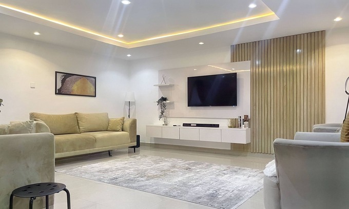 Ofin House | Modern Semi-Detached House
