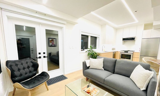 Upper Beaches Apartment | Modern smart apartment steps to beach and shops