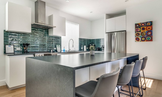 MLK House | Modern & Spacious #1 in East Austin TX New Build & Near Downtown