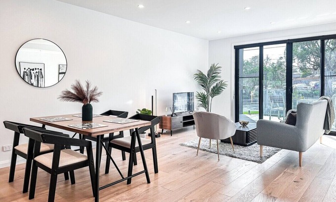 Glen Waverley House | Modern Spacious 3BR2BA townhouse Glen Waverley