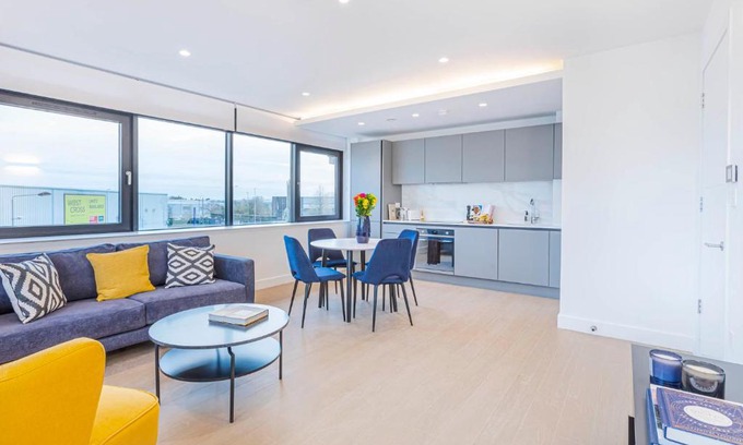 London Borough of Hounslow Apartment | Modern Standard 1 bed in Brentford