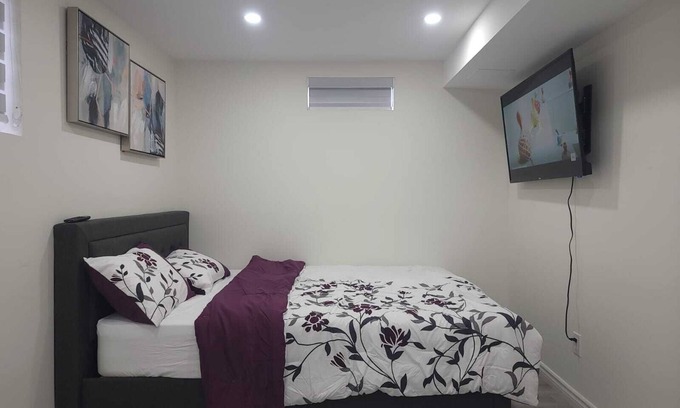 Brampton Apartment | Modern Studio Apartment (Sep Entrance)