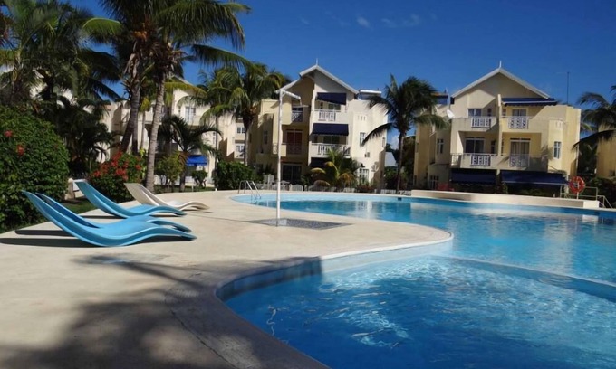 Flic-en-Flac Apartment | Modern studio in a secure and quiet residence, 150 mts from the beach