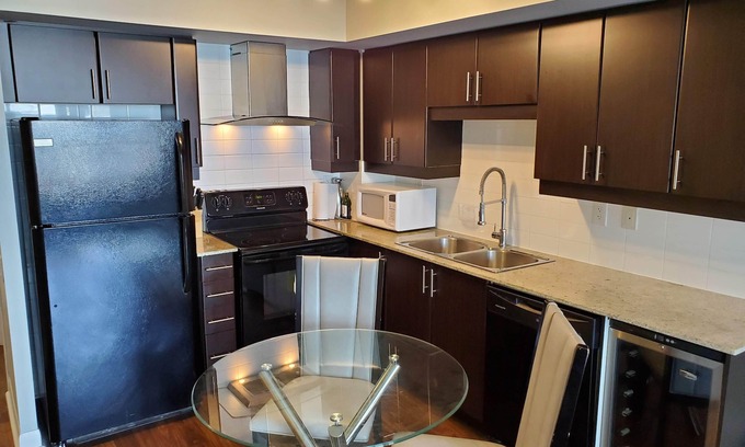 Scarborough Condo | Modern Stylish Condo in the Heart of Scarborough