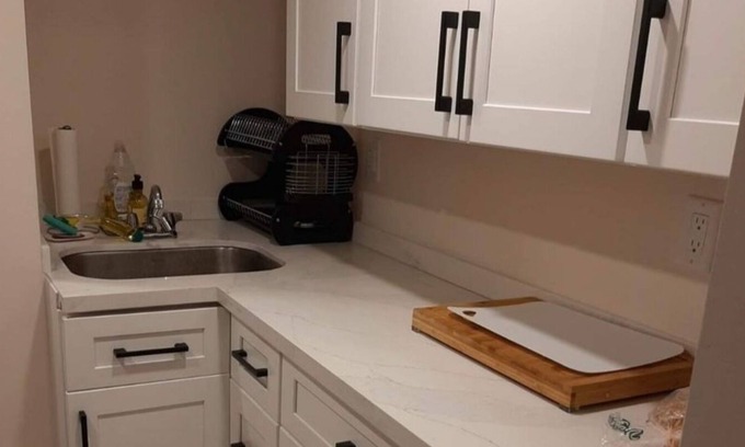 London Apartment | Modern Suite near Fanshawe and Western University
