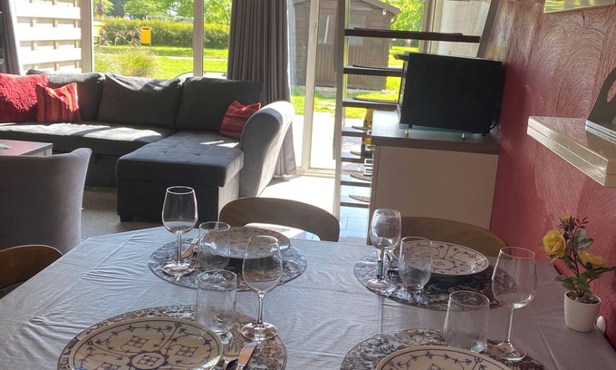 Bruinisse House | Modern, sunny FH by the sea family-friendly top-renovated 18.-21.9.25Last min.