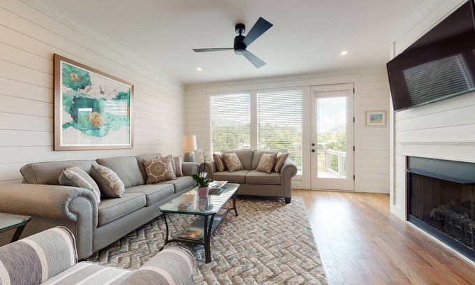 Clayton House | Modern Townhome, Walkable Luxury in the Heart of Clayton with Mountain Views