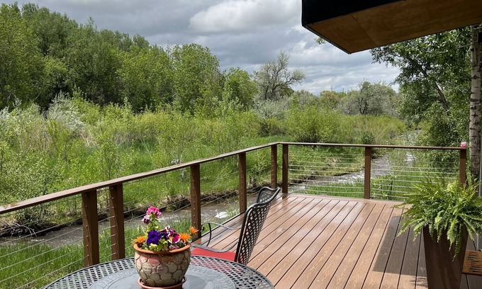 La Veta House | Modern Tranquil River Home w/Hot Tub