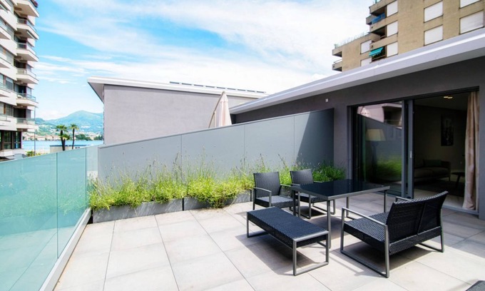 Paradiso Apartment | Modern two-bedroom apartment a stone's throw from the lake (PROMENADE 5)