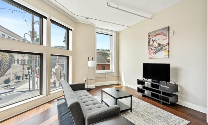 South Side Flats Apartment | Modern Upscale 1BR Apartment in Carson by Stay Gia